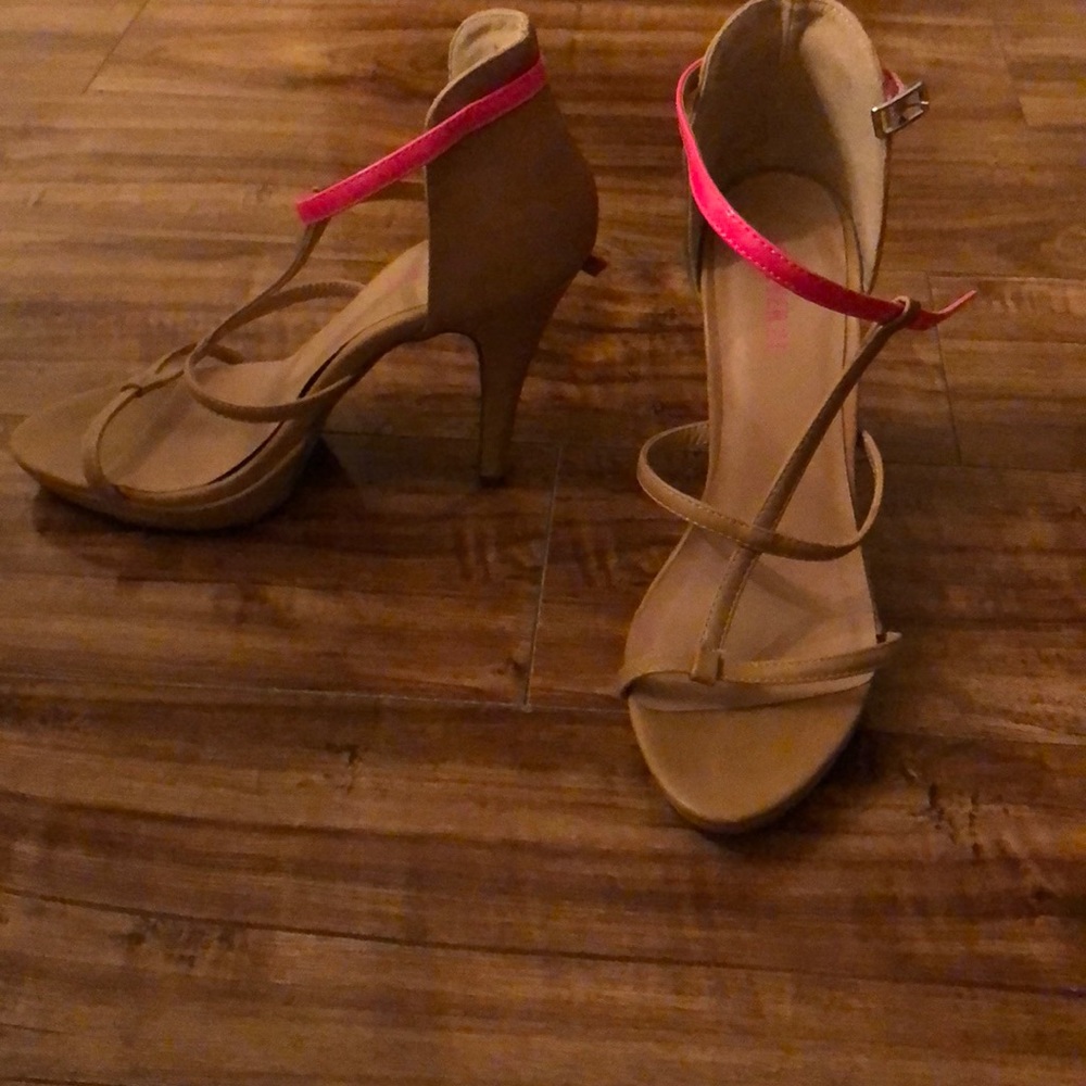 Tan/hot pink strap stiletto VERY COMFY